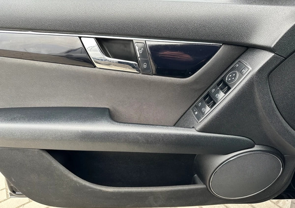 Mercedes-Benz Klasa C cena 22900 przebieg: 341000, rok produkcji 2008 z Warta małe 596